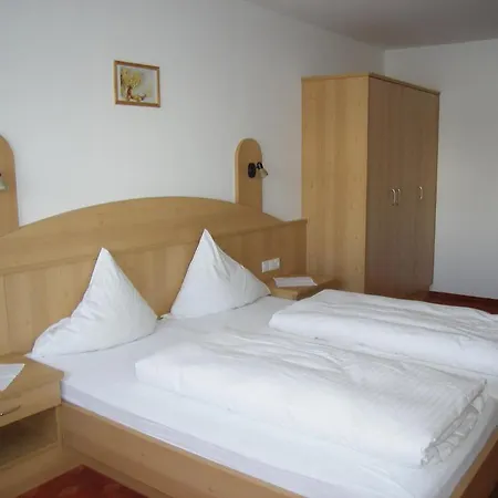B&B Haus Bergkristall 오베르구르글