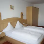 فندق مبيت وإفطار Haus Bergkristall اوبرغورغل