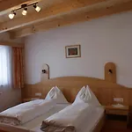 فندق مبيت وإفطار Haus Bergkristall 3*