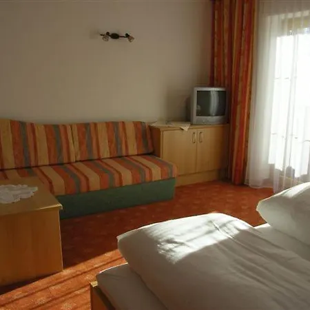 Haus Bergkristall Отель типа 